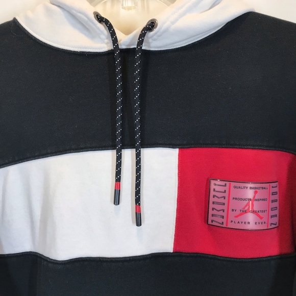 Jordan Hoodie with Color Blocking detail - Picture 3 of 12